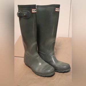 Used hunter boots US 5M/6F UK4